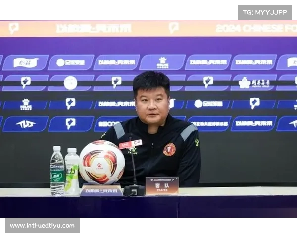 李金羽为保护李霄鹏毅然考虑辞去武汉长江队主帅职务的义举