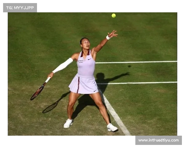 郑钦文首进尔斯顿站八强迎泥地赛场十三连胜新辉煌