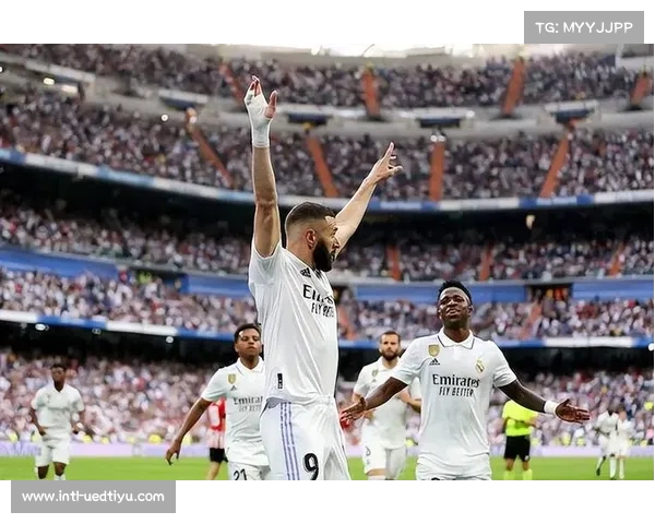 世俱杯火爆开幕 皇马勇担重任 上座率创新高成赛事亮点 世俱杯火爆开幕 皇马勇担重任 上座率创新高成赛事亮点