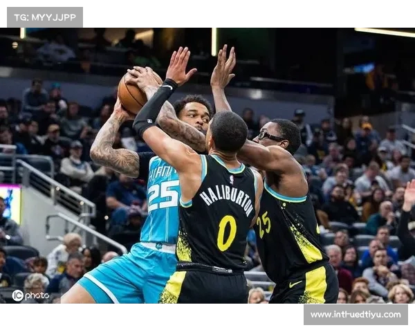 哈利伯顿砍下22分10助攻 带领步行者力克黄蜂收获胜利 哈利伯顿砍下22分10助攻 带领步行者力克黄蜂收获胜利